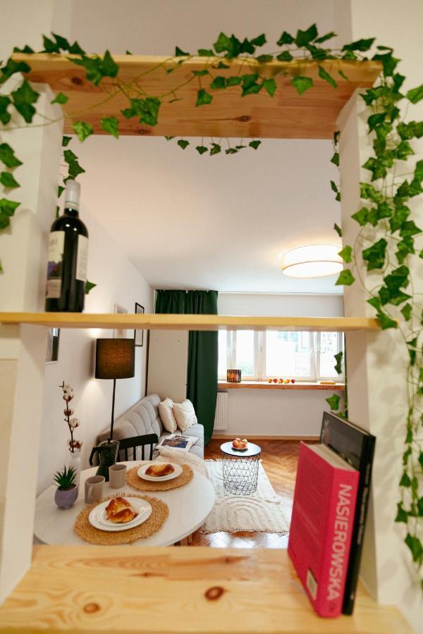 Chmielna - 250M Od Zlotych Tarasow, 350M Od Dworca Centralnego - Wifi - Smart Tv 55 Cali - Better Rental Βαρσοβία Εξωτερικό φωτογραφία